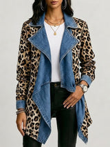 Sherilyn | Halvlang Jakke med Leopardprint og Vasket Denimpaneler