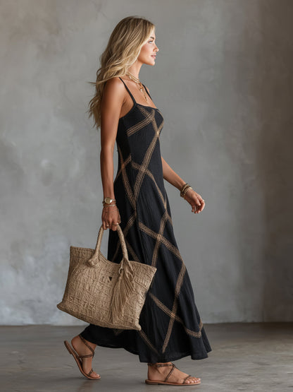 Stina | Maxikjole med geometrisk print i sort og camel