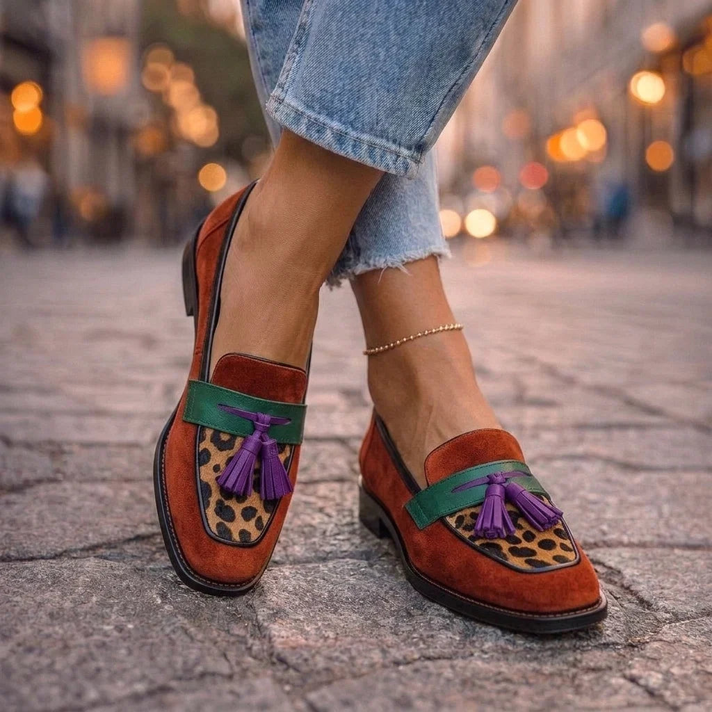 Noemi Loafers med Kvadratisk Tå og Kvaster